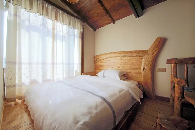 جناح فاخر بسريرين كوين بإطلالة على الجبل، Xiangxi Dreamweaver Inn 1/4