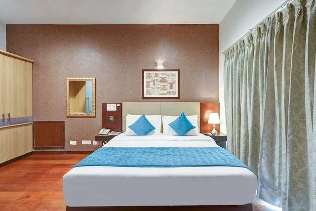 جناح فاخر بسرير كينج، Stately Suites, Golf Course Road 1/6