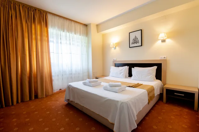 غرفة بزنس بسرير مزدوج، Oxford Inns Suites 4/8