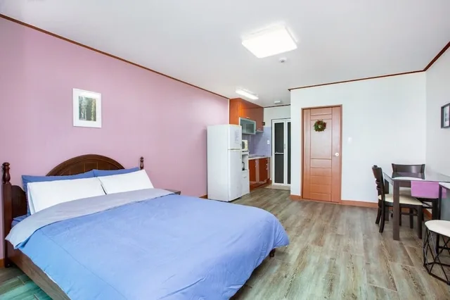 غرفة أساسية بسرير كوين، Taean Haesol Maru Pension 2/4
