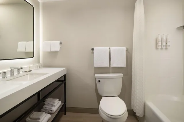 غرفة بسريرين مزدوجين، Marriott San Ramon 2/3