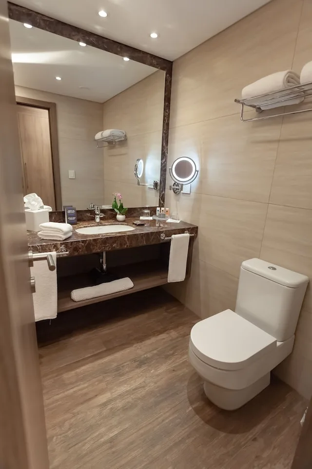 غرفة كلاسيكية بسريرين منفصلين، Paseo La Galeria Hotel & Suites 2/2