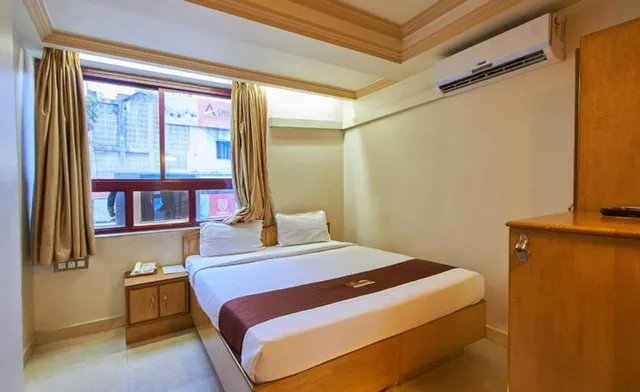 غرفة قياسية بسرير مزدوج، Swan Inn Hotel 2/3