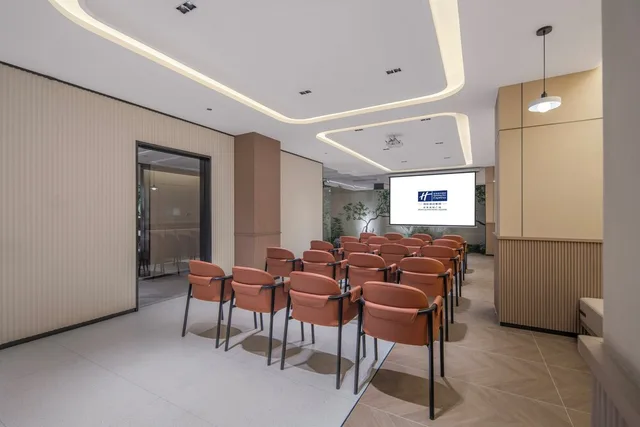 Holiday Inn Express Jinan Quancheng Square by IHG، جينان 43/50
