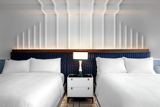 Tower, Premium, 2 Queen Beds, Ocean View، Cadillac Hotel & Beach Club, Autograph Collection 4/8