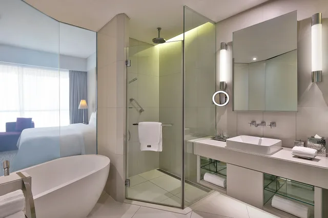 غرفة بسرير كينج، The Westin Hotel Bahrain City Centre 4/4