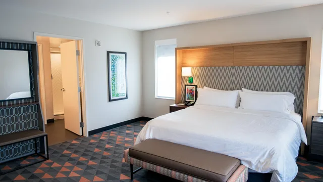 Deluxe, Suite, Holiday Inn And Suites Philadelphia W Drexel Hill 1/6