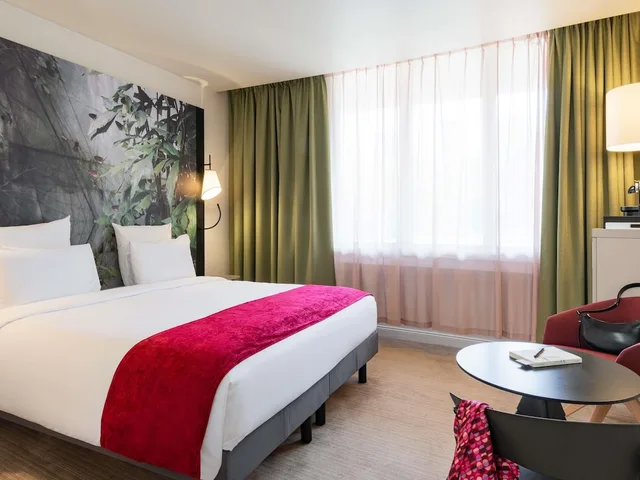 جناح بسرير مزدوج مع أريكة، Mercure Paris La Defense 2/7