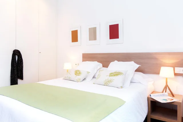 2 Bedrooms, Apartment, Feelathome Plaza Apartments 1/3