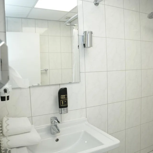 Room, Twin Beds, Weber Hotel Mannheim 7/7