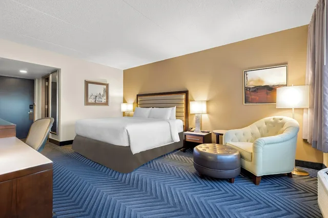 غرفة قياسية بسرير كينج لذوي الإعاقة، Crowne Plaza Princeton Conference Center 2/10