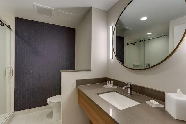 جناح بسرير كينج مع أريكة، Fairfield Inn & Suites by Marriott Asheville Weaverville 2/2