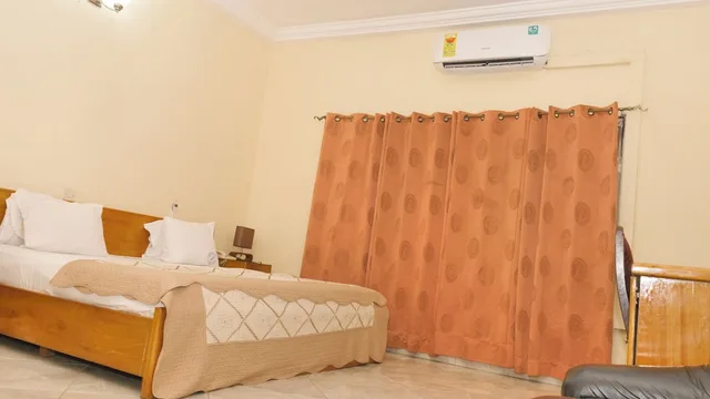 غرفة قياسية بسرير كوين، Jenos Hotels 1/2