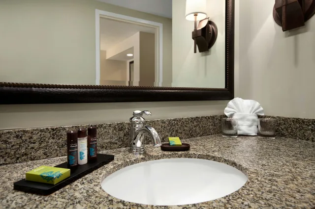 غرفة ركنية بسريرين كوين، Embassy Suites La Quinta & Spa 6/7