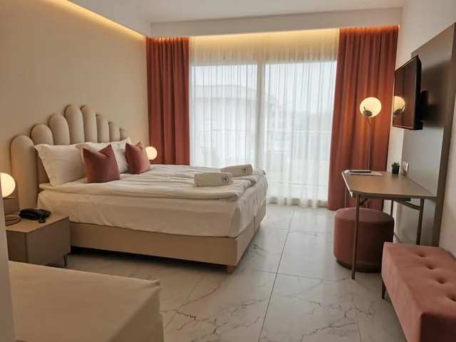 غرفة ديلوكس رباعية، Hotel Astoria 3/9