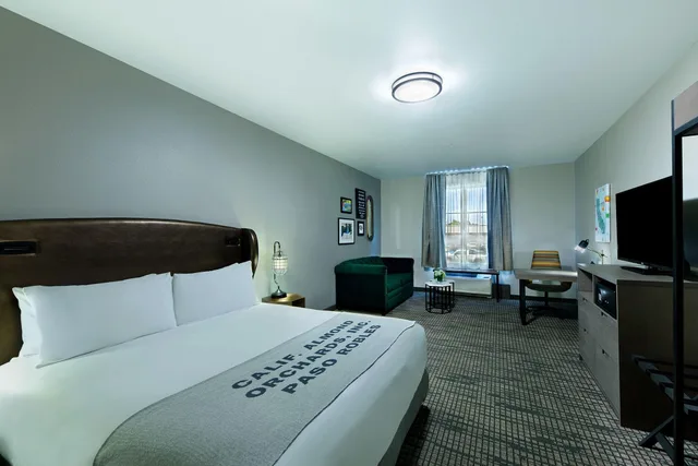 جناح بسرير كينج، Oxford Suites Paso Robles 1/7