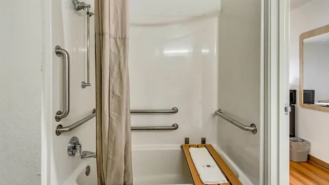 غرفة ديلوكس بسرير مزدوج لذوي الإعاقة، Motel6 Ogden, UT- Downtown 9/9