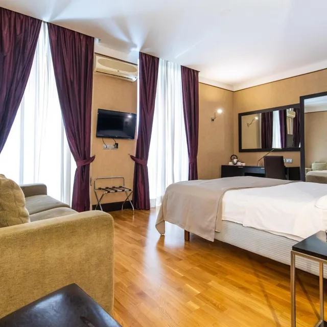 جناح جونيور، Mh Design Hotel 2/9