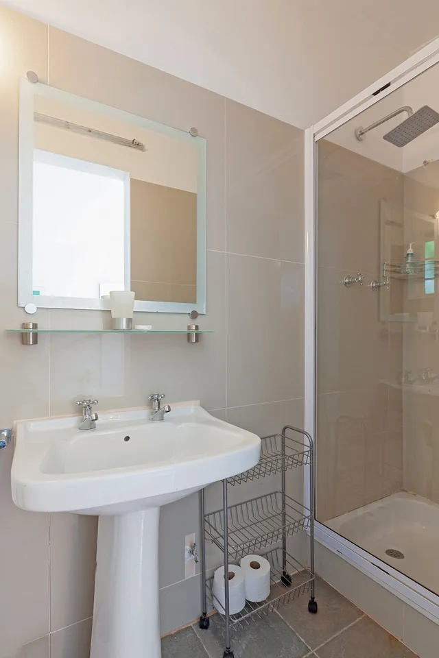 Garden Cottage, Queen Bed، Barry Hall Apartments 1/1