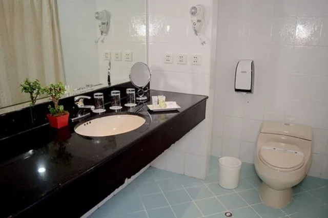 غرفة قياسية ثلاثية بثلاثة أسرّة، Miramar Hotel 5/5