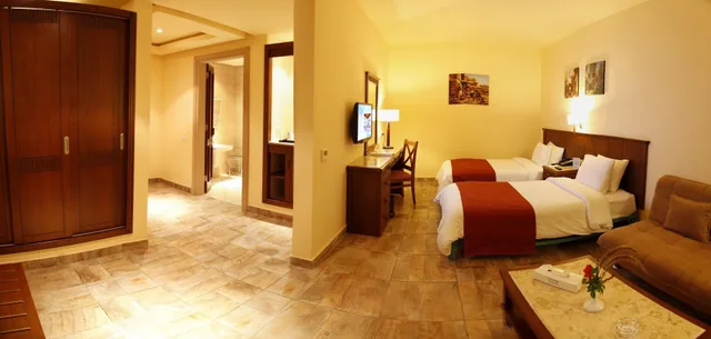 Superior, Queen Bed, Sea View, Charmillion Club Resort 8/10