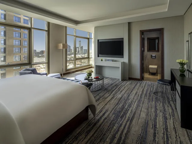 Deluxe, Apartment, Movenpick Hotel & Residences Riyadh 2/5