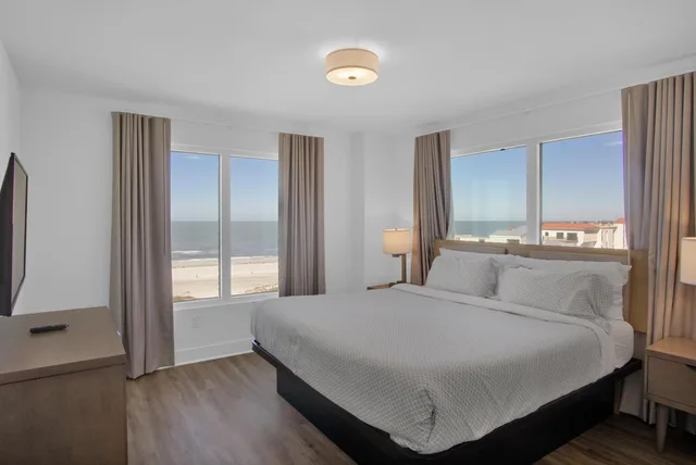 3 Bedrooms, Deluxe, Suite, Gulf View, High Floor, The Avalon Club 6/10