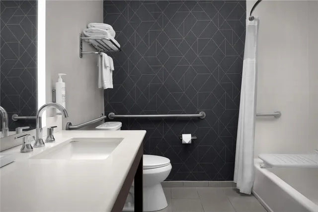 غرفة بسرير كينج لذوي الإعاقة، Homewood Suites by Hilton Vancouver-Portland 2/2