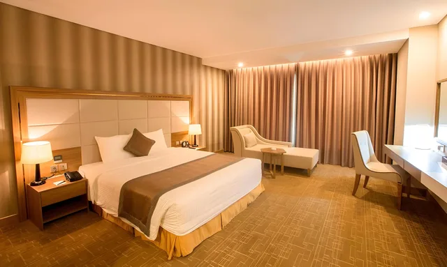غرفة ديلوكس بسرير كينج وسرير كوين، Muong Thanh Luxury Phu Tho Hotel 1/1