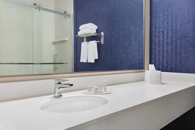 غرفة رباعية بسرير كوين لذوي الإعاقة، Fairfield Inn Tracy 2/3