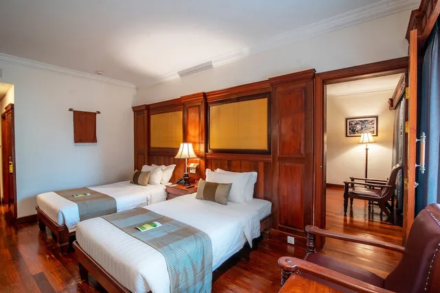 غرفة سوبيريور عائلية بسرير كينج وسريرين منفصلين بإطلالة على المدينة، Empress Angkor Resort Spa 8/10