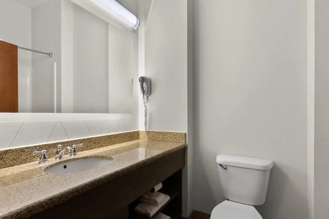 جناح بسرير كينج مع أريكة، Comfort Inn Powell - Knoxville North 8/8