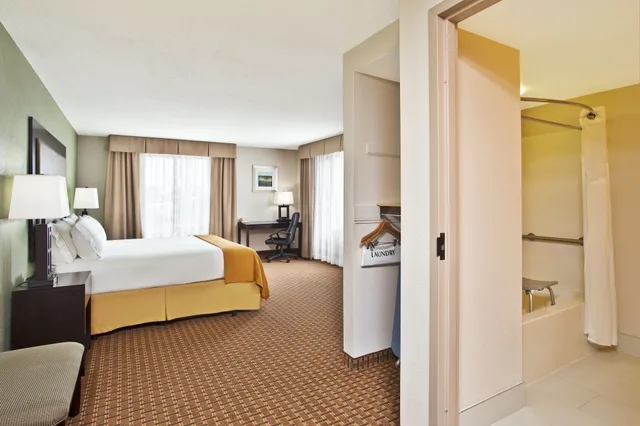 جناح بسرير كينج مع أريكة، Holiday Inn Express Hotel Suites Harrington 6/6