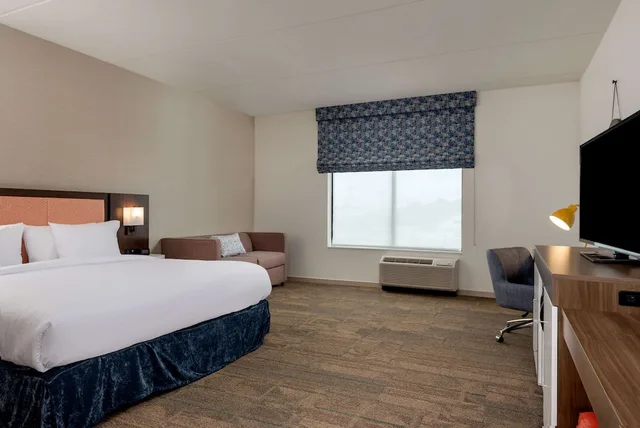 جناح استوديو بسرير كينج مع أريكة، Hampton Inn Baltimore Bayview Campus 2/9