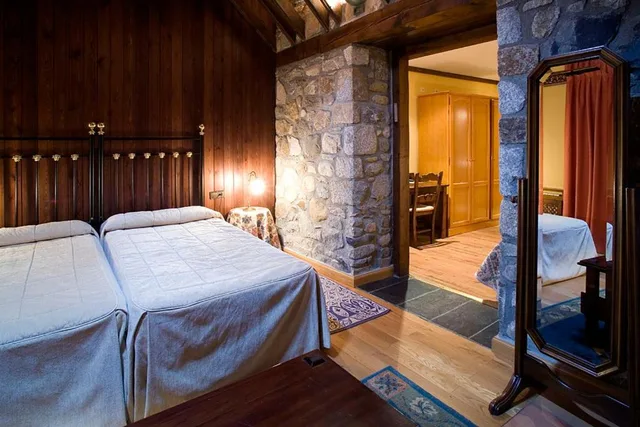 غرفة سوبيريور رباعية، Hotel Hospital de Benasque 1/2