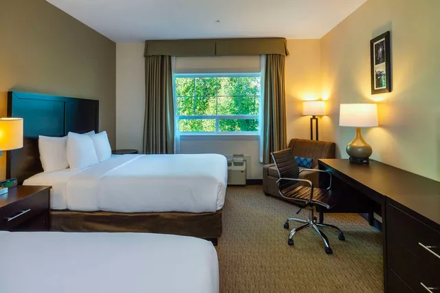 Room, 2 Queen Beds, Comfort Inn & Suites Terrace 3/4