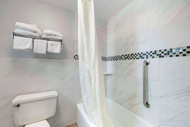 Standard, 2 Queen Beds, Pet Friendly, Best Western Thunderbird Motel 8/8