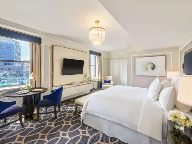Fairmont Gold, Grand, King Bed، Fairmont Hotel Vancouver 5/10