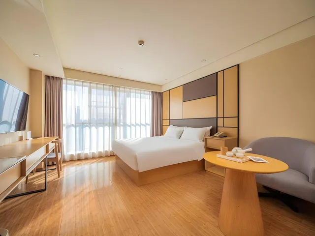 Room, Queen Bed, with View, JI Hotel Chengdu Chunxi Road Taikoo Li 2/3