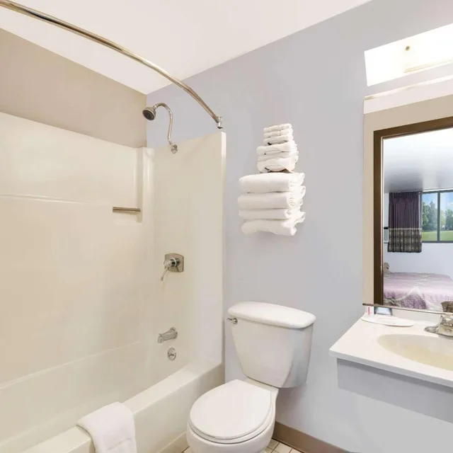 Studio, Suite, 3 Queen Beds, Fairbridge Inn And Suites 10/10