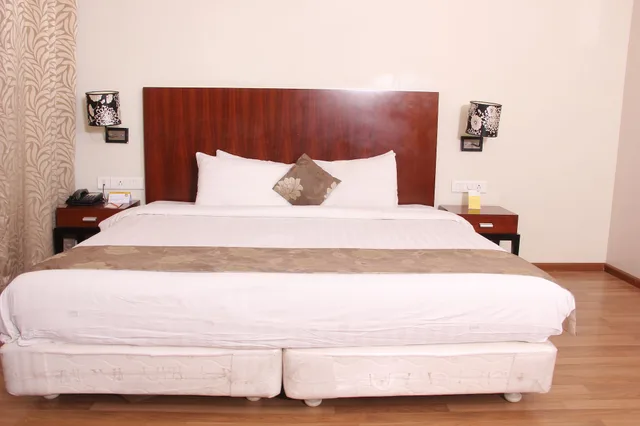 غرفة تنفيذية بسرير مزدوج، KEYS HOTEL, THE AURES 1/1