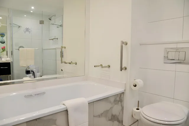 غرفة تنفيذية مفردة بسرير فردي، The Commodore Hotel 1/1