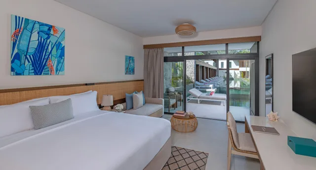 Premium Pool Access Room، Avani Plus Barbarons Seychelles Resort 1/3