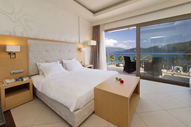 غرفة ديلوكس بإطلالة على البحر، Ionian Emerald Resort 7/9