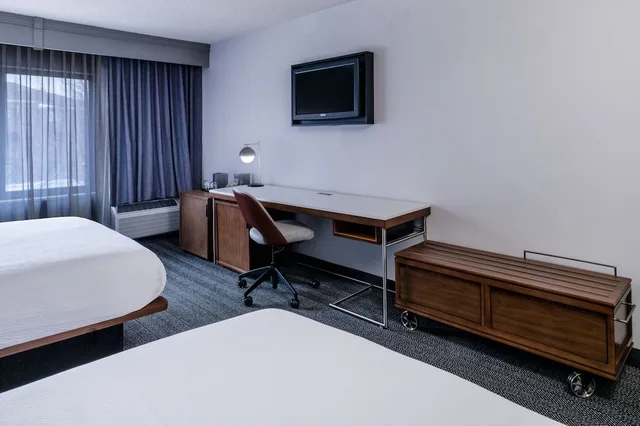 Room, 2 Queen Beds, Accessible, Courtyard By Marriott Salt Lake City Airport 2/5