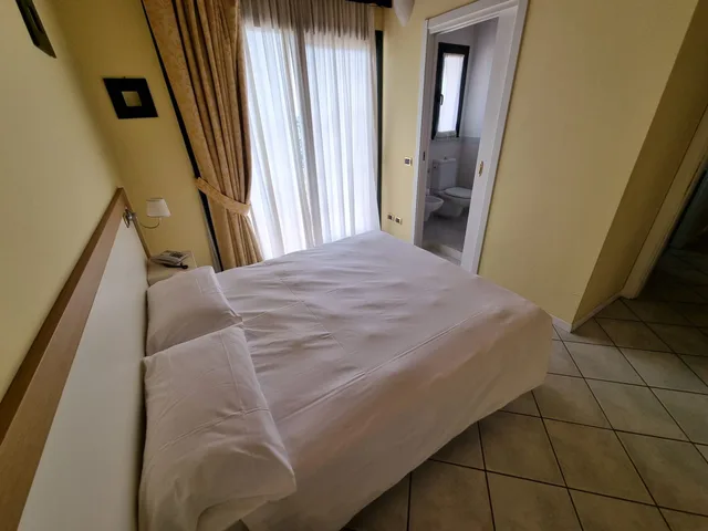 جناح بإطلالة على البحيرة بشرفة بغرفتي نوم، Le Terrazze Sul Lago 1/1