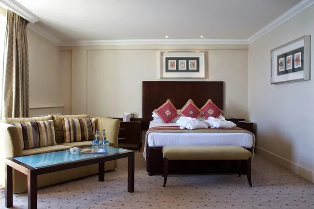 Feature, Superior, Double Bed, with View، Bournemouth East Cliff by Belvilla 3/10