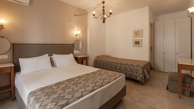 Superior, Triple, 3 Beds, Nami Hotel & Suites 2/5