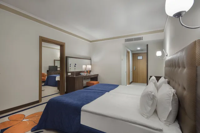غرفة كلوب عائلية بسرير مزدوج مع أريكة، Pine Beach Hotel 4/5