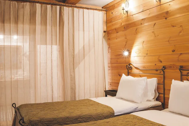 Prestige, Twin Beds, Promenade Hotel 4/7